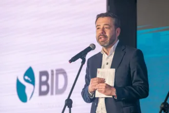 La operación fue anunciada por el alcalde Carlos Fernando Galán y hace parte del programa piloto BID para Ciudades y Regiones, diseñado para facilitar el acceso directo de gobiernos subnacionales a financiación de la banca multilateral. Bogotá es la segunda ciudad beneficiaria de este esquema, después de Cartagena - Foto: Alcaldía de Bogotá