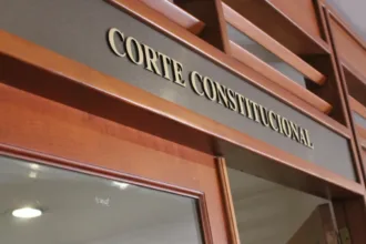 La Corte revocó las decisiones de primera y segunda instancia que habían considerado improcedente la tutela y concedió la protección de derechos fundamentales relacionados con la salud reproductiva, el libre desarrollo de la personalidad, la vida, la salud física y mental, la interrupción voluntaria del embarazo y la información en materia reproductiva - Foto: Corte Constitucional