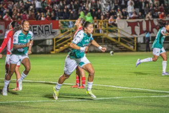 Deportivo Cali terminó con una victoria 3-2 que le permite llegar al partido de vuelta con un gol de ventaja en la serie - Foto: Deportivo Cali Femenino