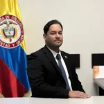 El elemento que puso el nombramiento bajo escrutinio político es el vínculo familiar de Illidge con el presidente. Augusto José es hermano de Yoly Beatriz Illidge Pimienta, quien fue la primera esposa de Abelardo de la Espriella. Por esa razón, en el lenguaje periodístico se le ha denominado “excuñado” del mandatario, aunque técnicamente se trata del hermano de su exesposa - Foto: Supervigilancia