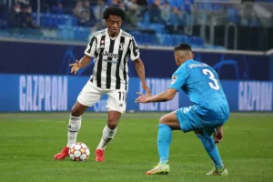 El regreso tiene una dimensión simbólica evidente. Cuadrado salió del fútbol colombiano como una promesa y vuelve convertido en uno de los jugadores más reconocidos de su generación, después de haber sido campeón de Inglaterra y protagonista de varios títulos en Italia - Foto: Kirill Venediktov