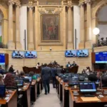 El Congreso tiene hasta el 20 de octubre para completar el trámite. Si el proyecto no queda aprobado dentro del plazo constitucional, el Gobierno puede expedir el presupuesto mediante decreto, de acuerdo con las reglas que regulan esta discusión anual - Foto: Senado