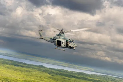 La situación de Nariño tiene características diferentes. El 27 de agosto, tres helicópteros UH-1Y Venom del Cuerpo de Marines de Estados Unidos estuvieron en Tumaco. El Comando Sur publicó posteriormente una fotografía de dos de las aeronaves y describió la actividad como un “operational site survey”, una evaluación o reconocimiento operacional del lugar - Foto: X/@Southcom