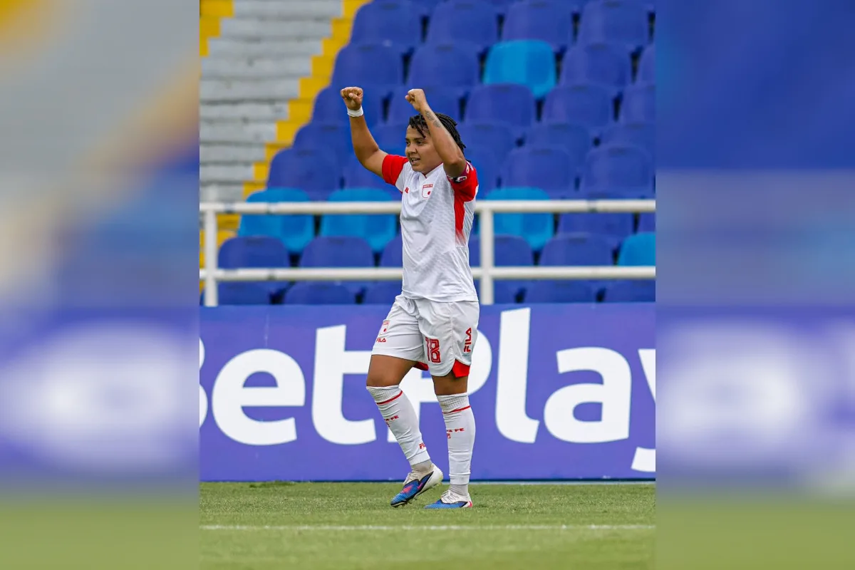 La cuarta fecha terminó el 5 de septiembre en el estadio Pascual Guerrero de Cali, donde América de Cali recibió a Independiente Santa Fe. El equipo bogotano consiguió una victoria por 1-0 que le permitió sumar tres puntos importantes en la pelea del Grupo B - Foto: Independiente Santa Fe