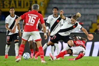 La serie contra Vasco da Gama tendrá su segundo capítulo el próximo 15 de septiembre en el estadio São Januário de Río de Janeiro. Allí se conocerá cuál de los dos equipos conseguirá el tiquete a las semifinales - Foto: X/@Sudamericana