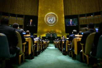 La salida fue formalizada entre el 17 y el 18 de septiembre de 2026, después de que la administración de Donald Trump anunciara en 2025 que Estados Unidos no buscaría continuar participando en el organismo - Foto: X/@WhiteHouse