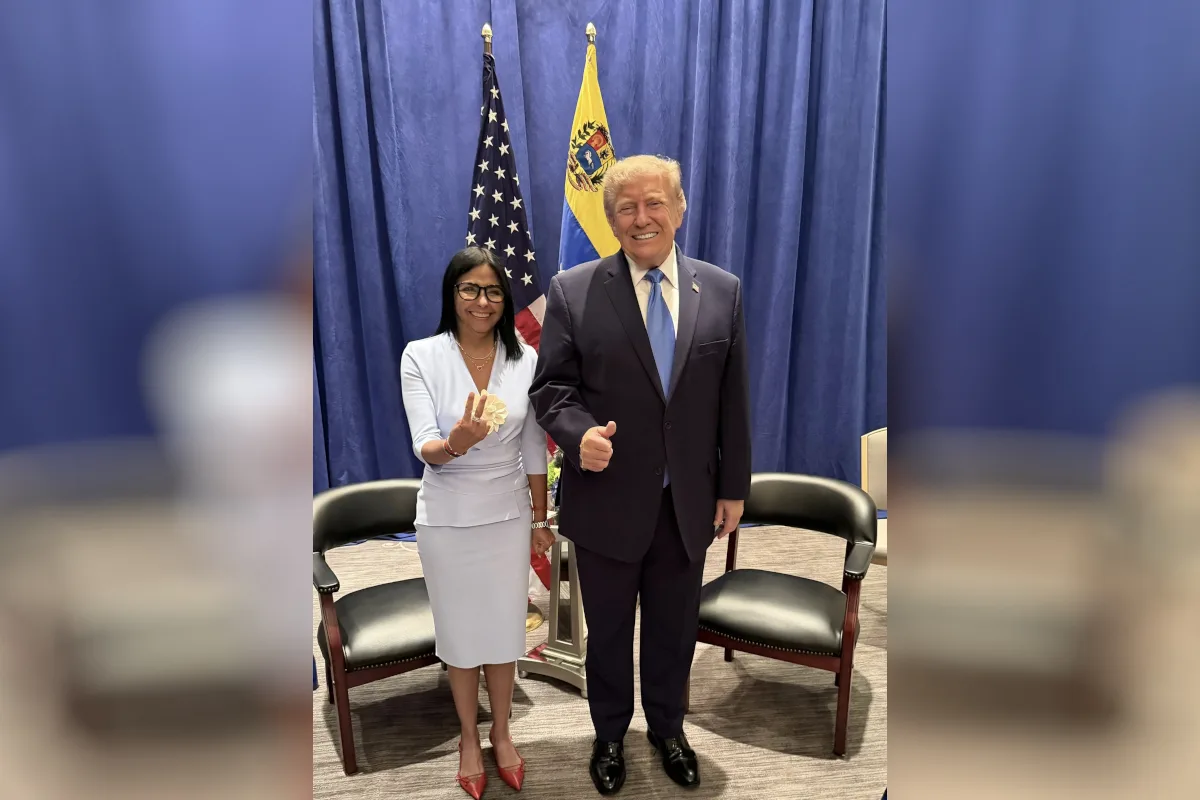 El encuentro fue a puerta cerrada y no tuvo acceso de la prensa. Además de Trump y Rodríguez participaron el secretario de Estado estadounidense, Marco Rubio; el secretario del Tesoro, Scott Bessent; la jefa de gabinete de la Casa Blanca, Susie Wiles, y el subjefe de gabinete Stephen Miller - Foto: X/Delcy Rodríguez