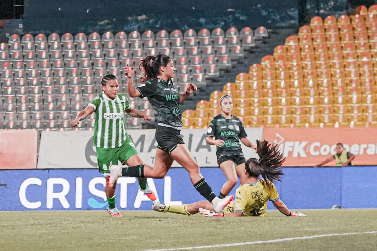 Deportivo Cali llegará al partido de vuelta con una ventaja de 2-1, mientras Millonarios y Santa Fe comenzarán su segundo encuentro con la serie igualada 2-2. Los dos ganadores avanzarán a la final de la Liga BetPlay Femenina 2026 - Foto: Atlético Nacional