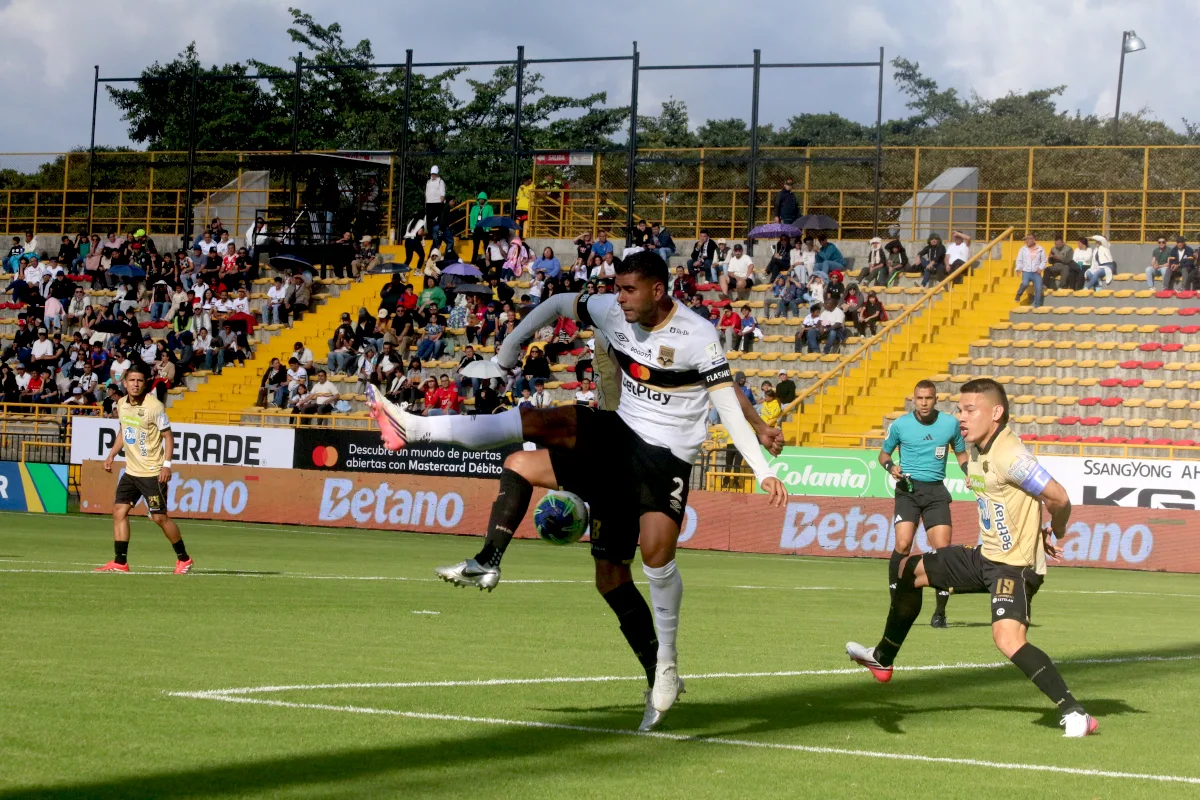 La jornada continuó el 6 de septiembre en el estadio Metropolitano de Techo de Bogotá, donde Internacional de Bogotá y Águilas Doradas empataron 2-2 - Foto: Ronald Cano
