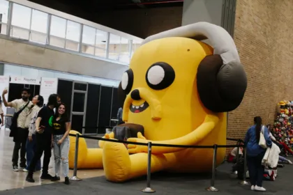 Como es acostumbrado el evento contó con una amplia programación de conferencias del mundo geek, donde se habló desde vídeojuegos hasta cómics y claramente del cosplay - Foto: Ronald Cano