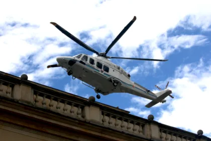 En conjunto, esos cuatro movimientos documentados entre el aeropuerto y la sede deportiva muestran por qué los vuelos cortos se convirtieron en el principal foco de la controversia. La pregunta no es simplemente cuánto cuesta operar un helicóptero, sino por qué se utilizó una aeronave militar para desplazamientos urbanos cuya duración registrada fue de entre cinco y diez minutos - Foto: Archivo/Ronald Cano