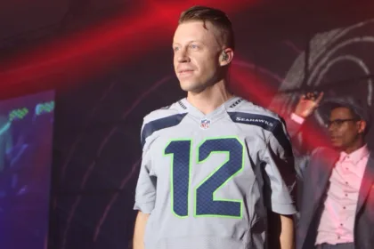 El episodio comenzó el 4 de septiembre, cuando Macklemore actuó como telonero de Sheeran en el MetLife Stadium de Nueva Jersey. Durante su presentación, el rapero expresó su apoyo a los palestinos de Gaza y Cisjordania ocupada y pronunció públicamente el mensaje “Free Palestine” - Foto: Josh Lackey