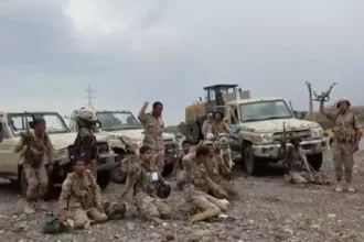 La nueva ofensiva representa el mayor cambio territorial registrado en años en el conflicto yemení. Las fuerzas gubernamentales respaldadas por Arabia Saudita han perdido posiciones en una franja costera que los hutíes consideran estratégica - Foto: Ansar Allah Media Office