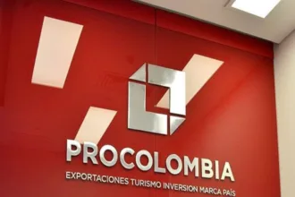 La iniciativa puede presentarse como una estrategia para buscar capital, abrir mercados y acelerar proyectos considerados estratégicos para Colombia. Pero también abre una pregunta incómoda para una administración que ha hecho de la austeridad y de la reducción del Estado una de sus banderas - Foto: Procolombia