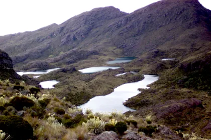 El principal riesgo, por tanto, no es que el 4 de marzo de 2027 desaparezca automáticamente toda protección ambiental sobre Santurbán. El riesgo es que la reserva temporal termine antes de que exista otra figura suficientemente sólida que garantice la protección mientras se define el ordenamiento definitivo del territorio - Foto: Corponor