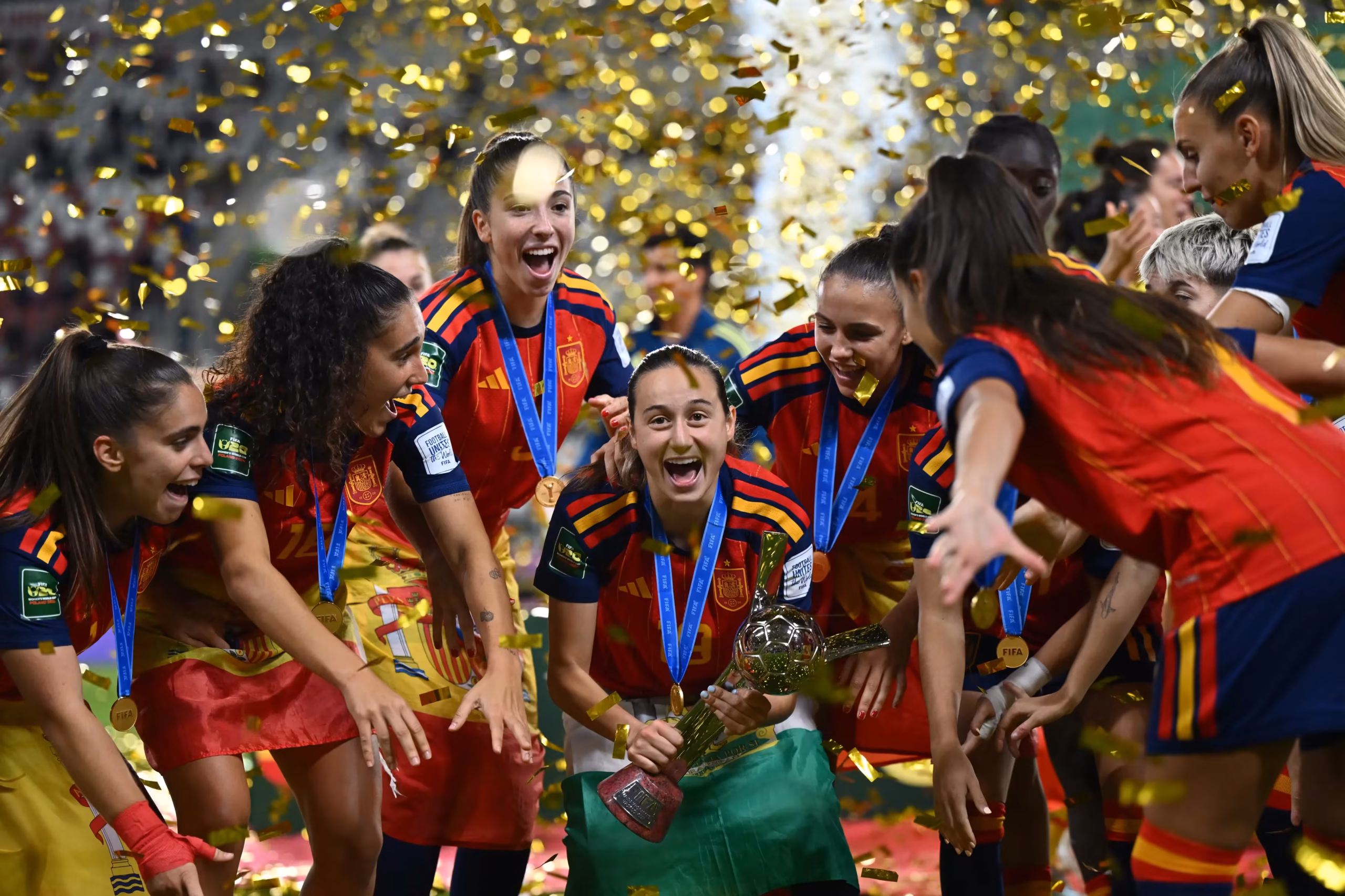 La victoria también significó una revancha deportiva para varias integrantes del equipo español que habían enfrentado a Corea del Norte en la final del Mundial Sub-17 de 2024. En aquella ocasión, las asiáticas se impusieron mediante una tanda de penaltis - Foto: FIFA