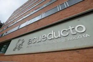De acuerdo con la información entregada por la EAAB, algunas facturas fueron liquidadas con el subsidio de estrato 2, mientras que otras fueron cobradas sin aplicar correctamente ese beneficio - Foto: Alcaldía de Bogotá