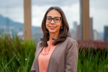 La aspirante sostuvo que había entendido su postulación como una candidatura de Estado y no como una candidatura personal del entonces presidente Gustavo Petro. Esa distinción resulta relevante porque el proceso había continuado después del cambio de Gobierno y Olarte ya había cumplido varias etapas de evaluación - Foto: Diplomat Magazine