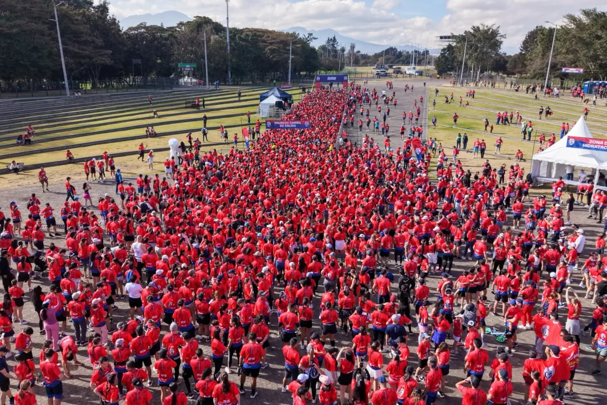 A escala internacional, la edición 2026 reunió a más de 170.000 participantes presenciales en 29 ciudades de 23 países. Santiago de Chile fue designada como ciudad anfitriona de la celebración global - Foto: Prensa Total