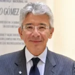 El detonante fueron unas declaraciones de Gómez sobre Álvaro Uribe. En una entrevista con la periodista Eva Rey, el dirigente de Salvación Nacional calificó al expresidente como “socialdemócrata” y, al profundizar en sus diferencias ideológicas, afirmó: “es un socialista, sí” - Foto: Instagram Enrique Gómez