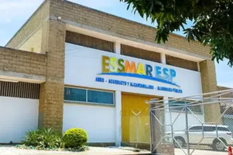 La pregunta central, entonces, no es solamente por qué se cayó una obra de más de $786.000 millones. Es si el Gobierno está corrigiendo una estructuración contractual heredada, sustituyendo una alternativa técnica después de nuevos estudios o desmontando una política pública del gobierno anterior para reemplazarla por otra - Foto: Alcaldía de Santa Marta