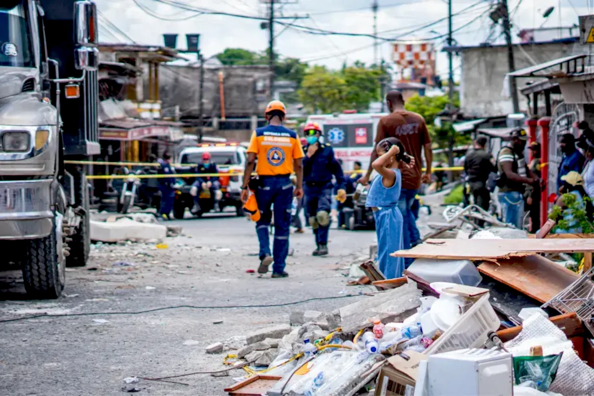 El reportaje francés muestra, sin embargo, una realidad distinta en varias comunidades del Chocó. No plantea que ninguna ayuda haya llegado al departamento, pero sí documenta que personas damnificadas continuaban esperando apoyos específicos y soluciones de vivienda - Foto: UNFPA