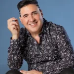 República Dominicana sumará su presencia con Mickey Taveras, intérprete que alcanzó gran reconocimiento en los años noventa con temas como Y qué me pasa y Quiéreme, que combinaron la salsa con la balada romántica - Foto: Idartes
