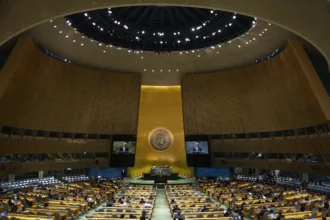 Restrepo será quien lea ante el pleno, el 24 de septiembre, el mensaje del jefe de Estado. Lo acompañarán el canciller Ómar Bula, la embajadora de Colombia en Estados Unidos, María Consuelo Araújo, y el representante permanente ante Naciones Unidas, Mauricio Gaona - Foto: Gobierno de Reino Unido