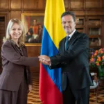 Gilinski fue posesionada el 2 de octubre por el canciller Omar Bula Escobar en el Palacio de San Carlos. La Cancillería presentó su llegada como parte de una nueva etapa de las relaciones entre Colombia e Israel, restablecidas en agosto después de la ruptura decidida durante el Gobierno de Gustavo Petro - Foto: Cancillería