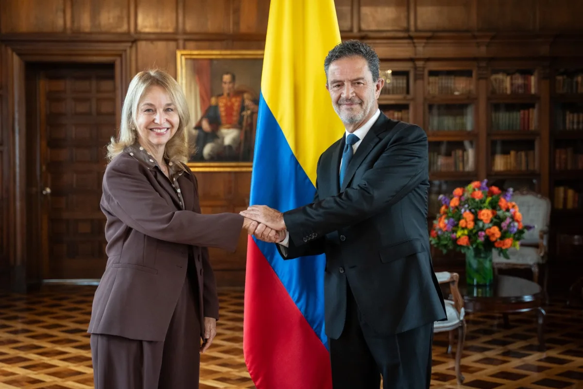 Gilinski fue posesionada el 2 de octubre por el canciller Omar Bula Escobar en el Palacio de San Carlos. La Cancillería presentó su llegada como parte de una nueva etapa de las relaciones entre Colombia e Israel, restablecidas en agosto después de la ruptura decidida durante el Gobierno de Gustavo Petro - Foto: Cancillería
