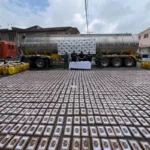 La operación se desarrolló mediante una diligencia de registro y allanamiento a un inmueble ubicado en una zona rural de Palmira, donde las autoridades encontraron 1.412 kilogramos de clorhidrato de cocaína - Foto: Policía Nacional