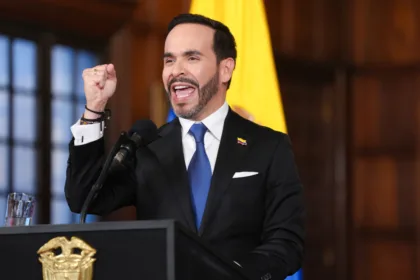 Los reparos a la intervención del 25 de octubre se suman a observaciones realizadas en informes anteriores. Según los reportes recopilados por medios de comunicación, en cinco de las siete alocuciones examinadas durante el Gobierno de De la Espriella se identificaron desviaciones frente a los temas anunciados previamente por la Presidencia - Foto: Presidencia