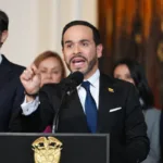 “He citado a la señora ministra de Minas y Energía luego de enterarme del aumento del precio de la gasolina”, dijo el mandatario al anunciar la decisión. Después informó que había pedido revertir el incremento correspondiente a octubre - Foto: Presidencia