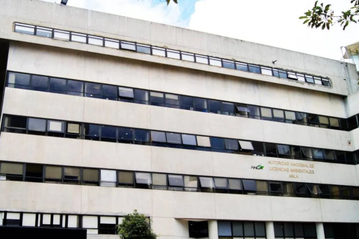 La salida se produjo después de que medios de comunicación publicaran información sobre su paso por Inlaca, una empresa venezolana del sector de alimentos vinculada en investigaciones periodísticas al entorno empresarial de Alex Saab. El cargo que More ocupó en esa compañía no aparecía en la hoja de vida presentada para su nombramiento en la entidad ambiental - Foto: ANLA