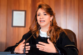 La salida de Lombana de la Corte ya estaba prevista. El 17 de septiembre, la Sala Plena eligió a los cinco magistrados que ocuparán las vacantes de la Sala Especial de Instrucción, entre ellas la que dejará Lombana. Para reemplazarla fue seleccionada Andrea Nataly Bermúdez Sánchez - Foto: Corte Suprema de Justicia