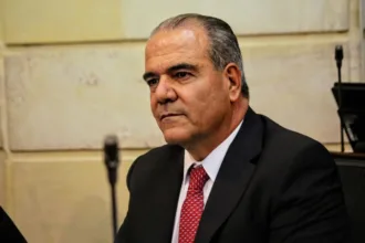 Carlos Felipe Mejía, exsenador del Centro Democrático, fue anunciado como embajador en España a finales de julio de 2026. La solicitud de beneplácito habría sido presentada a mediados de agosto, pero el Gobierno de Pedro Sánchez no había comunicado públicamente una decisión al cierre de la información consultada - Foto: Sitio Web Carlos Felipe Mejía