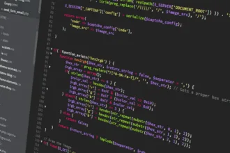 Los fallos, identificados con los códigos CVE-2026-109618 y CVE-2026-109619 y conocidos conjuntamente como PHP2Shell, fueron divulgados el 21 de octubre de 2026, cuando el equipo responsable del lenguaje anunció la disponibilidad de actualizaciones para corregirlos - Foto: lmonk72