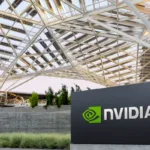 La compañía bautizó la iniciativa como Open Agent Safety Platform, una plataforma de código abierto y diseño de referencia que combina controles de software y hardware para establecer límites alrededor de los agentes de inteligencia artificial - Foto: Nvidia