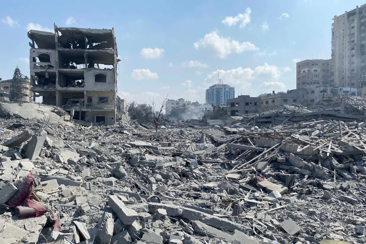 El balance humano es difícil de dimensionar incluso tres años después. La Oficina de Naciones Unidas para la Coordinación de Asuntos Humanitarios, OCHA, reporta las cifras del Ministerio de Salud de Gaza; a finales de septiembre, ese registro superaba los 73.000 palestinos muertos desde octubre de 2023 - Foto: Archivo/WAFA