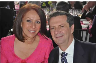 Camargo es esposa de Fernando Londoño Hoyos, exministro del Interior y de Justicia durante el gobierno de Álvaro Uribe y director del programa radial La Hora de la Verdad - Foto: Redes Sociales