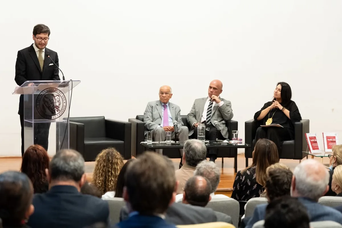 lez calificó la muerte de Caicedo como un “pliego de cargos morales” y habló de una “trampa mortal” relacionada con su rechazo a las normas y a la institucionalidad. La interpretación generó cuestionamientos por la manera en que relacionó la trayectoria del escritor con su suicidio - Foto: Archivo/Instituto Caro y Cuervo