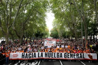 El problema es particularmente visible en las grandes ciudades, donde el crecimiento de los precios ha coincidido con una oferta limitada de vivienda asequible. Madrid y Barcelona se encuentran entre los mercados donde la presión sobre los hogares ha adquirido mayor dimensión - Foto: X/ @UpsideSiteDown