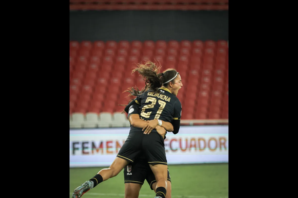 La victoria representa un paso importante para las Leonas, que tienen antecedentes destacados en la competición. Santa Fe fue subcampeón de la Libertadores Femenina en 2021 y 2024, en ambas ocasiones detrás de Corinthians. El conjunto bogotano busca convertir esa experiencia internacional en una campaña que le permita llegar nuevamente a las instancias decisivas y pelear por el primer título continental de su historia - Foto: Independiente Santa Fe Femenino