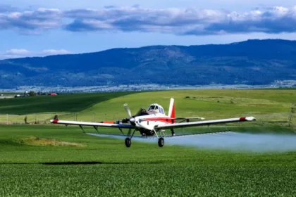 Los firmantes sostienen que reemplazar el glifosato por otro herbicida no constituye, por sí solo, una garantía de seguridad. Por eso, solicitan una evaluación independiente que considere las características toxicológicas del glufosinato, la formulación comercial que se pretende utilizar, las dosis previstas y las condiciones reales de aplicación - Foto: agaviation.org