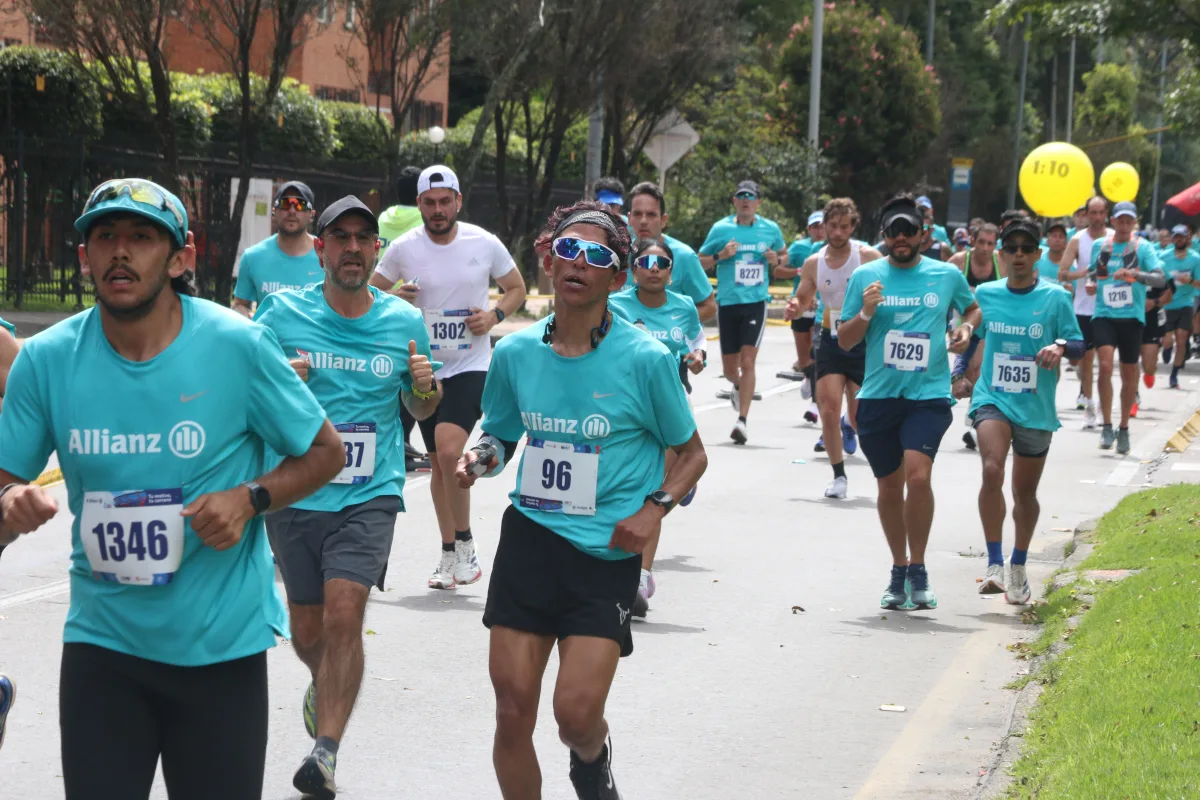 Uno de los componentes centrales del plan será la iniciativa “Runner salva Runner”, desarrollada con el acompañamiento de LaCardio. Corredores capacitados y certificados en reanimación cardiopulmonar (RCP), identificados con globos blancos, recorrerán el circuito para actuar como primera línea de respuesta ante una eventual emergencia, mientras se activa el protocolo de atención profesional - Foto: Archivo/Ronald Cano