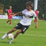 Para Cabrera, el torneo representa una nueva experiencia internacional después de su paso por el fútbol mexicano. La atacante colombiana jugó para Querétaro Femenil durante la temporada 2024-2025 y debutó en la Liga MX Femenil el 22 de julio de 2024 frente a Pachuca - Foto: Archivo/Ronald Cano