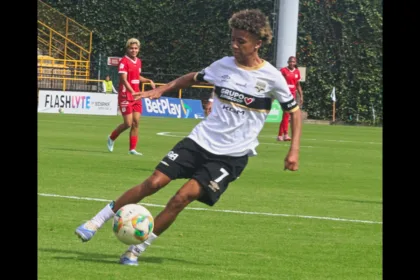 Para Cabrera, el torneo representa una nueva experiencia internacional después de su paso por el fútbol mexicano. La atacante colombiana jugó para Querétaro Femenil durante la temporada 2024-2025 y debutó en la Liga MX Femenil el 22 de julio de 2024 frente a Pachuca - Foto: Archivo/Ronald Cano