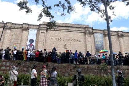 El fallo fue emitido por el Juzgado 24 de Familia de Bogotá, a cargo del juez César Enrique Osorio Ortiz, que resolvió de manera conjunta 15 acciones de tutela relacionadas con la salida de los elementos museográficos. La sentencia, de 38 páginas, amparó los derechos fundamentales a la libertad de expresión, al acceso a la cultura, a la educación y a la memoria histórica de los accionantes - Foto: Archivo/Ronald Cano
