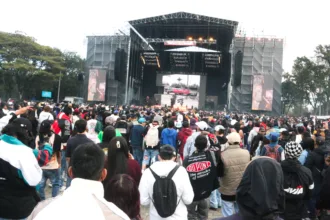 a polémica se originó durante la edición número 28 de Hip Hop al Parque, que se realizó los días 24 y 25 de octubre en el Parque Simón Bolívar. Chelo Hop hizo parte de la programación de artistas distritales y, durante su presentación, puso una bandera israelí en el suelo y la pisó mientras se escuchaba la consigna “Libre Palestina” - Foto: Ronald Cano