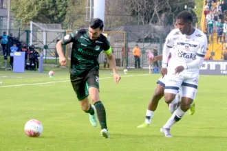 El resultado prolongó la racha sin victorias de los Amix, que no ganan desde el 8 de agosto, cuando derrotaron a Cúcuta Deportivo en el estadio de Techo. El equipo bogotano tampoco ha conseguido convertir su localía en una ventaja suficiente para salir de la zona baja de la clasificación - Foto: Ronald Cano
